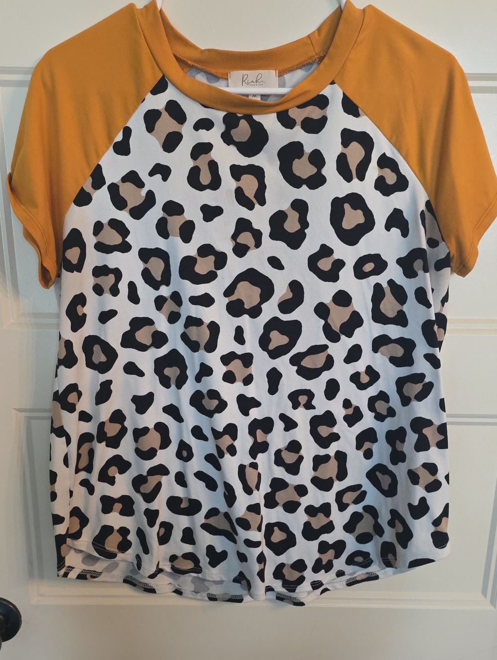 Short-Sleeve Womens Leopard Raglan Top in Mustard